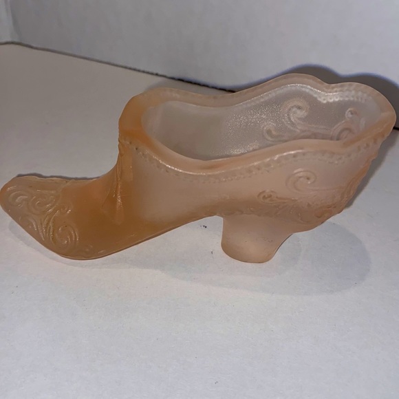 Satin Pink Victorian Glass Shoe - Picture 3 of 8